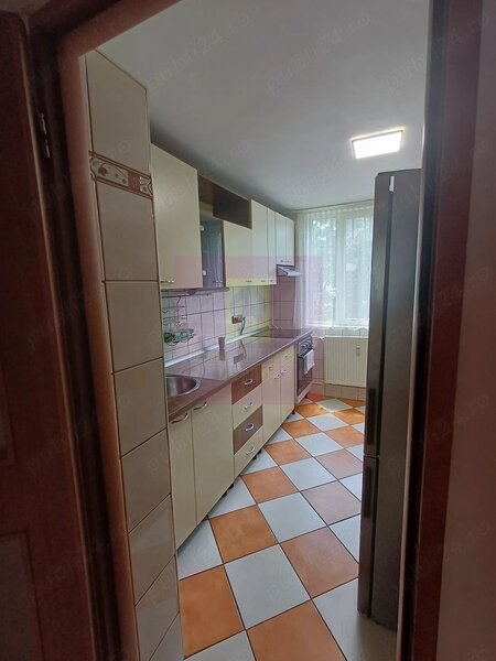 Apartament cu 3 camere, boxa subsol si loc parcare - Berceni
